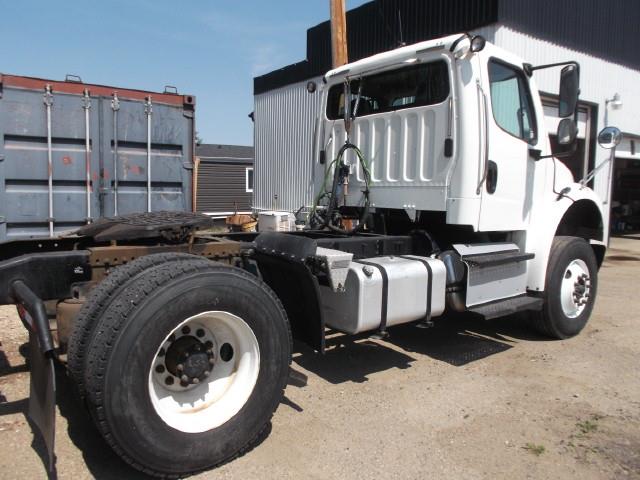 Image #2 (2016 FREIGHTLINER M2 S/A 5TH WHEEL TRUCK)